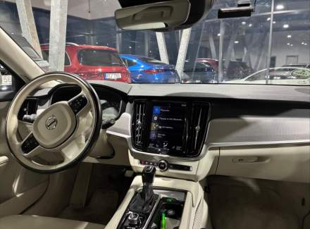 Volvo - V90