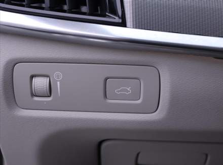 Volvo - V90