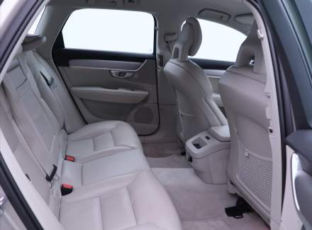 Volvo - V90