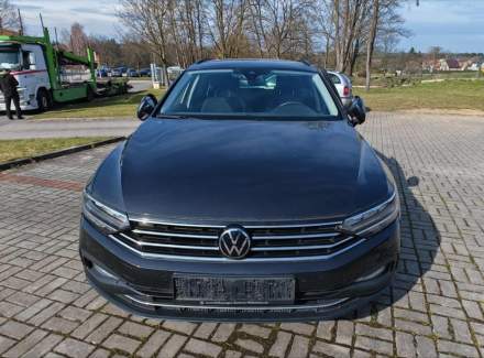 Volkswagen - Passat