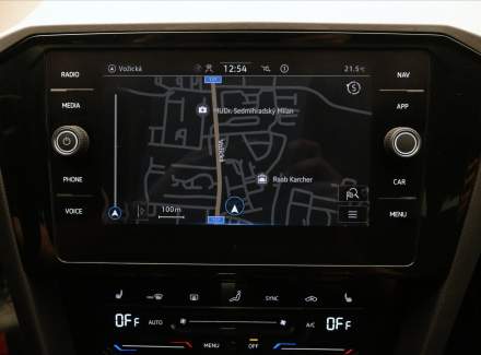 Volkswagen - Passat