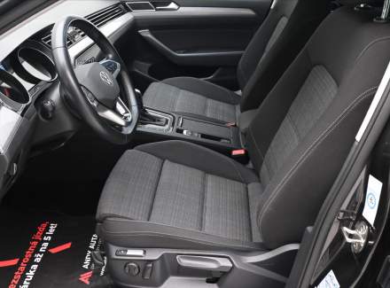 Volkswagen - Passat