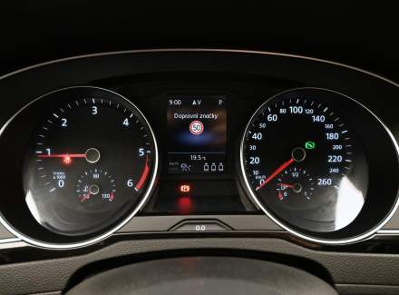 Volkswagen - Passat