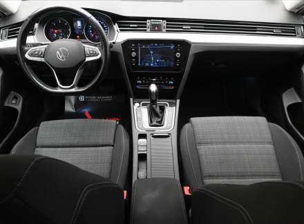 Volkswagen - Passat