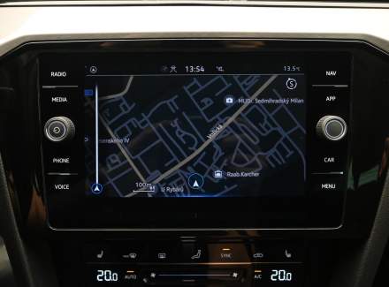 Volkswagen - Passat