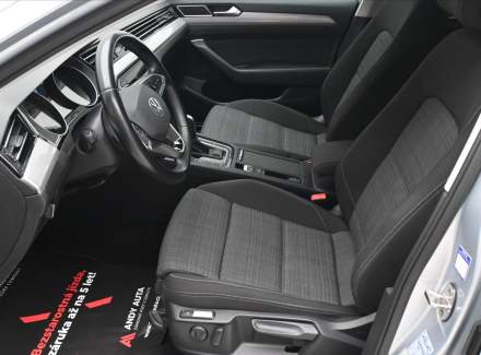 Volkswagen - Passat
