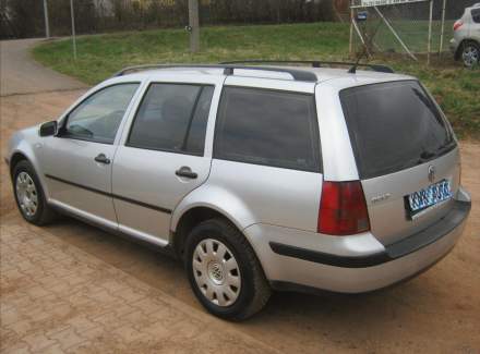 Volkswagen - Golf