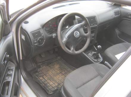 Volkswagen - Golf