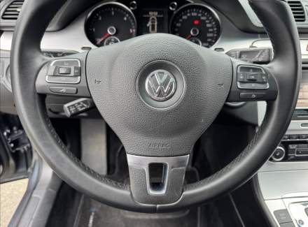 Volkswagen - Passat