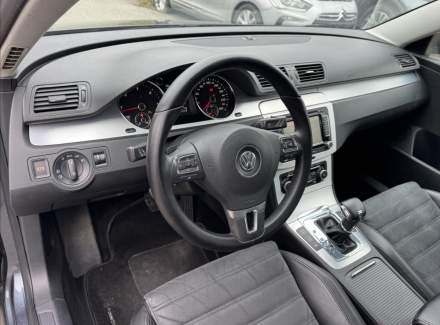 Volkswagen - Passat