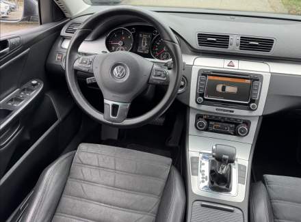 Volkswagen - Passat