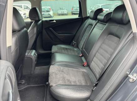 Volkswagen - Passat