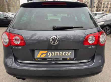Volkswagen - Passat