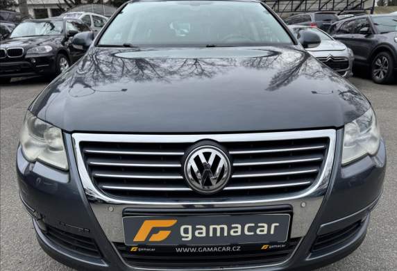 Volkswagen - Passat