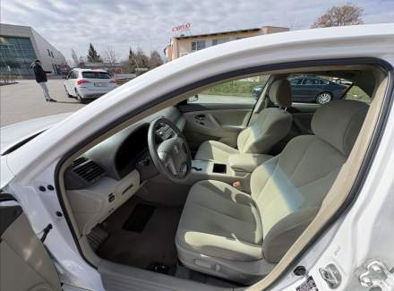 Toyota - Camry