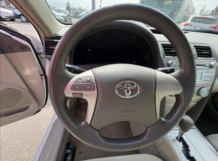 Toyota - Camry