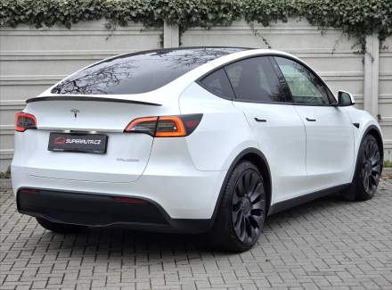 Tesla - Model Y