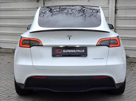 Tesla - Model Y