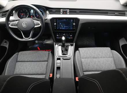 Volkswagen - Passat
