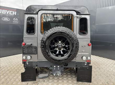 Land Rover - Defender