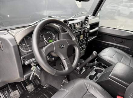 Land Rover - Defender