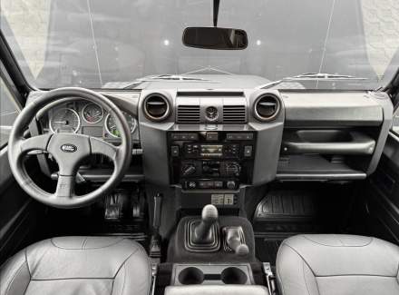 Land Rover - Defender