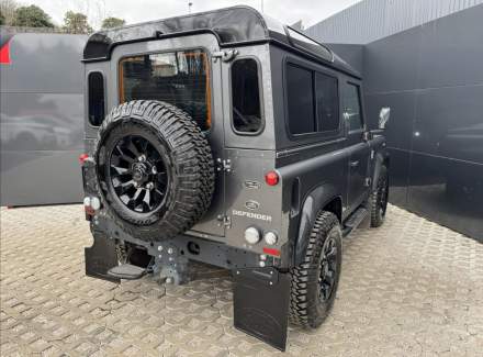 Land Rover - Defender