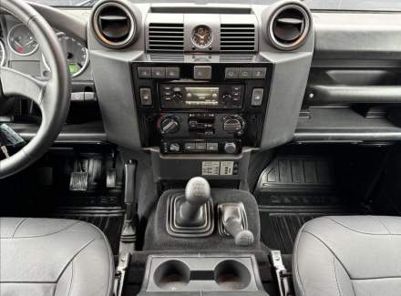 Land Rover - Defender