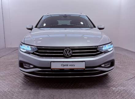 Volkswagen - Passat