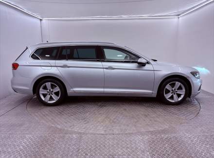 Volkswagen - Passat