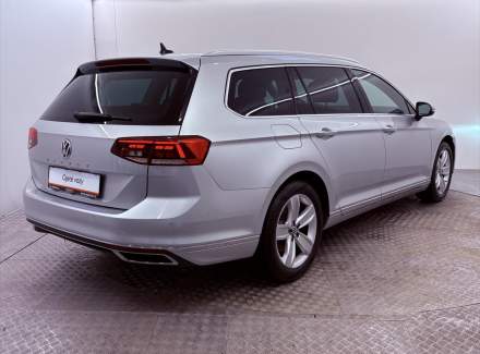 Volkswagen - Passat