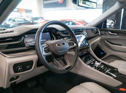 Jeep - Grand Cherokee