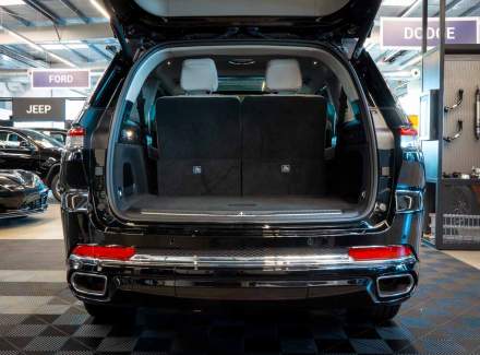 Jeep - Grand Cherokee