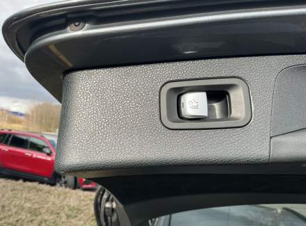 Mercedes-Benz - E-class