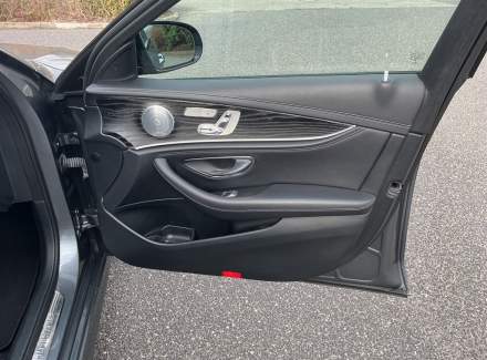 Mercedes-Benz - E-class