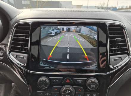 Jeep - Grand Cherokee