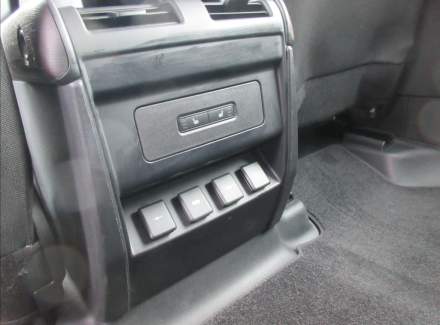 Land Rover - Defender