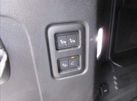 Land Rover - Defender