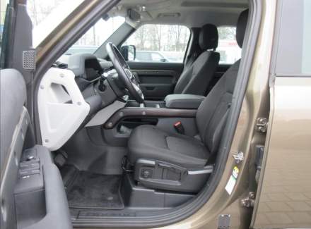 Land Rover - Defender