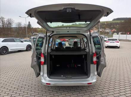 Ford - Tourneo Courier