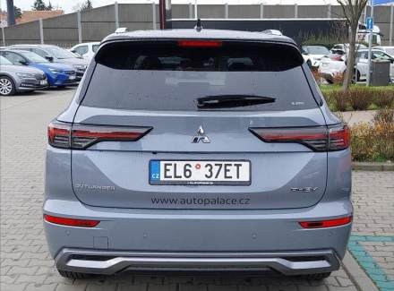 Mitsubishi - Outlander
