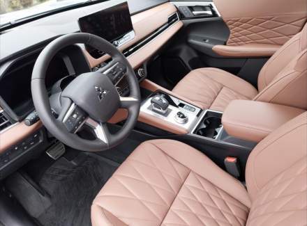 Mitsubishi - Outlander