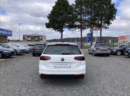 Volkswagen - Passat