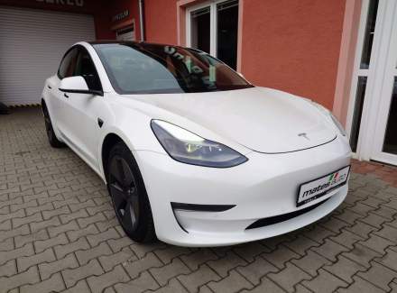 Tesla - Model 3