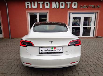Tesla - Model 3