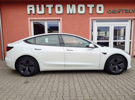 Tesla - Model 3