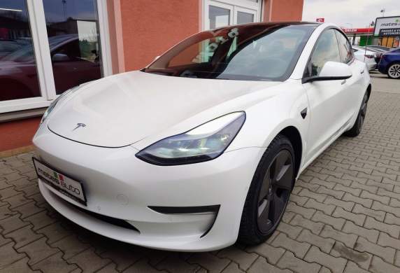 Tesla - Model 3