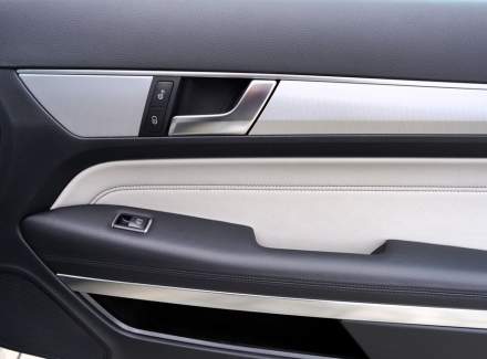 Mercedes-Benz - E-class