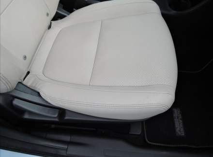 Mitsubishi - Outlander