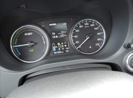 Mitsubishi - Outlander